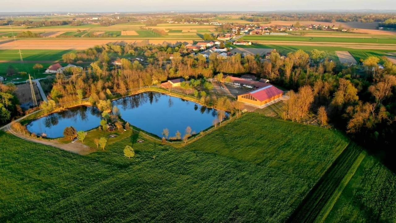 Apartment Country House Zaton Tisina Екстер'єр фото